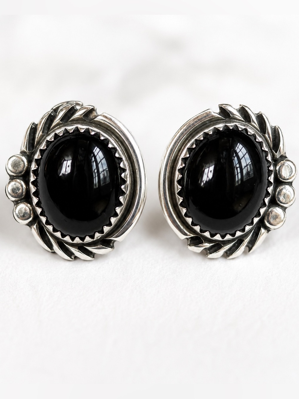 Vintage Navajo Sterling Silver Black Onyx Stud Earrings Southwest Native 3/4”
